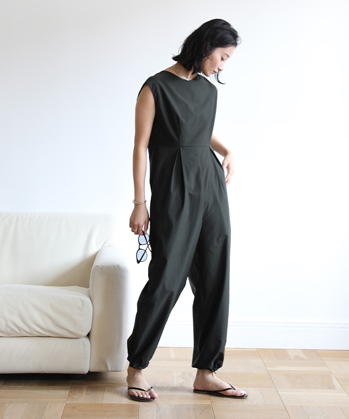 新品ガーリッシュブラックオールインワン タックデザインオールインワン/ラッシュガード | ur's（ユアーズ）