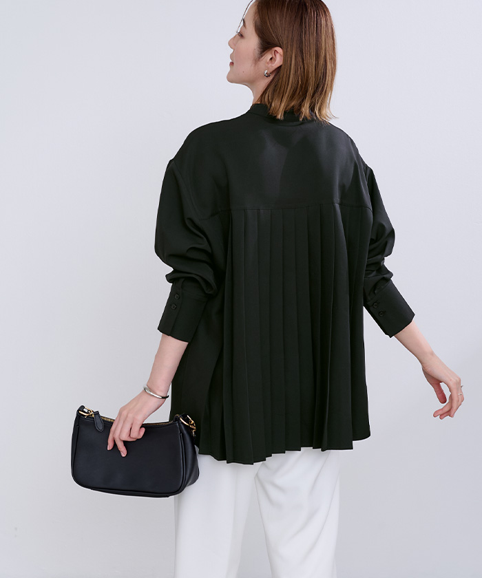 BEARDSLEY ブラック 半袖シャツ バックプリーツ トップス