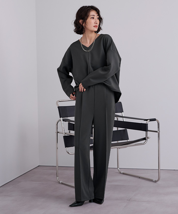 Vネックトップス×パンツ/ボンディングセットアップ | ur's（ユアーズ）