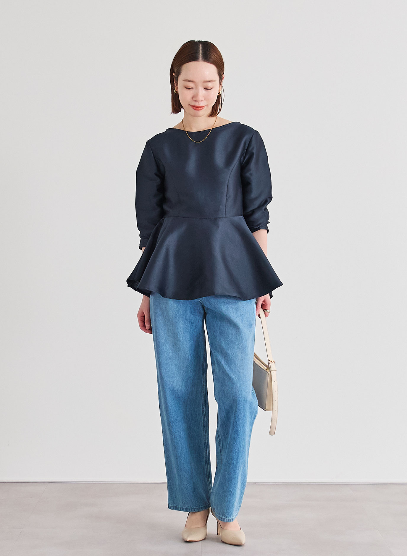 2wayペプラムブラウスのデイリーでの着こなし1