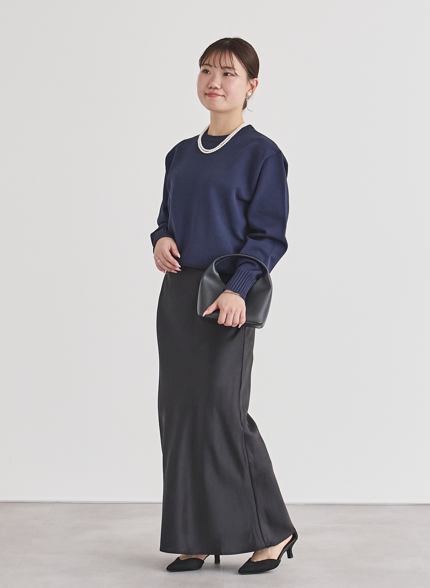 襟付きニットプルオーバーの学校行事の着こなし1