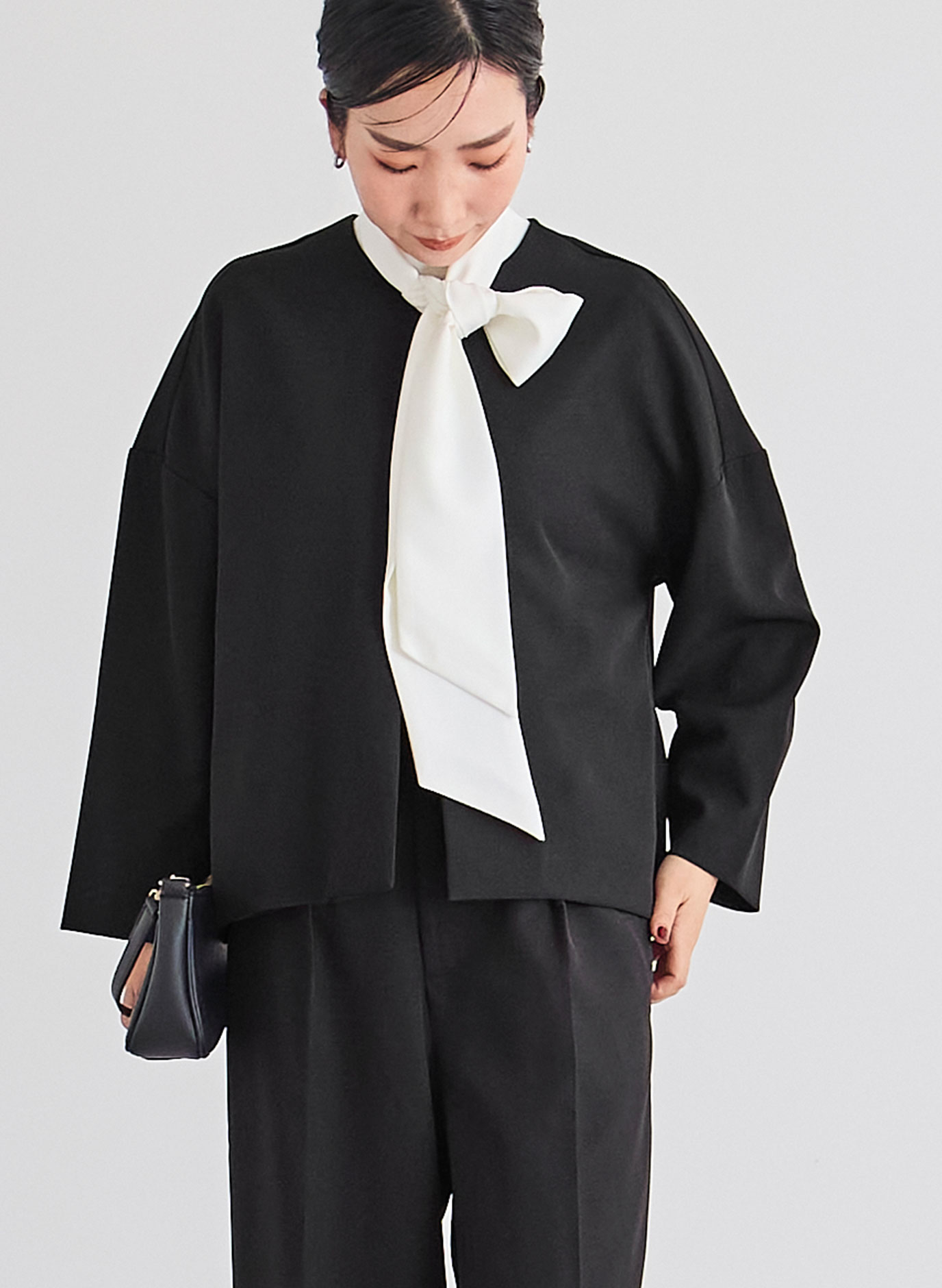 2wayボリュームスリーブボウタイブラウスの卒業式の着こなし2