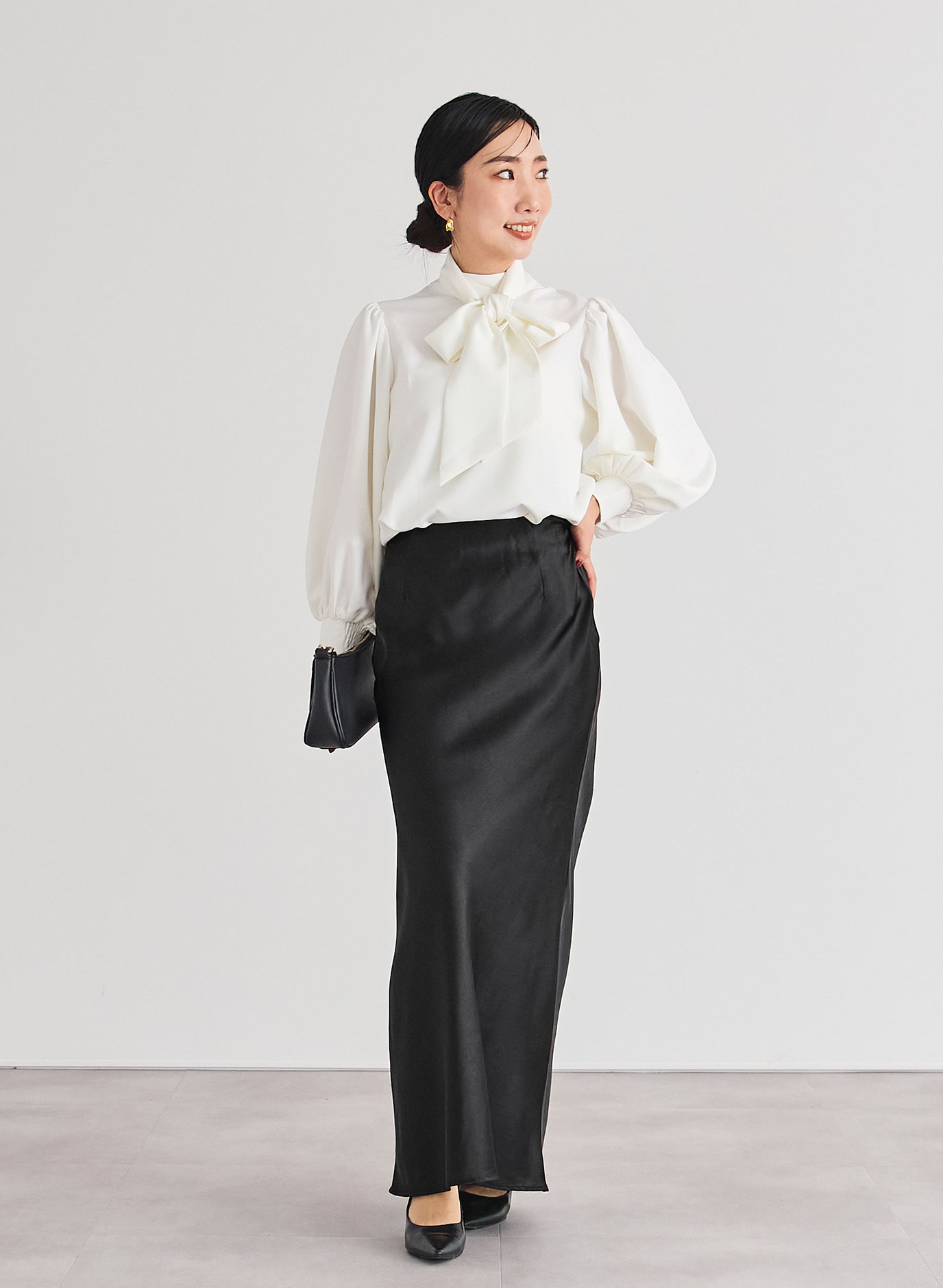 2wayボリュームスリーブボウタイブラウスの学校行事の着こなし1