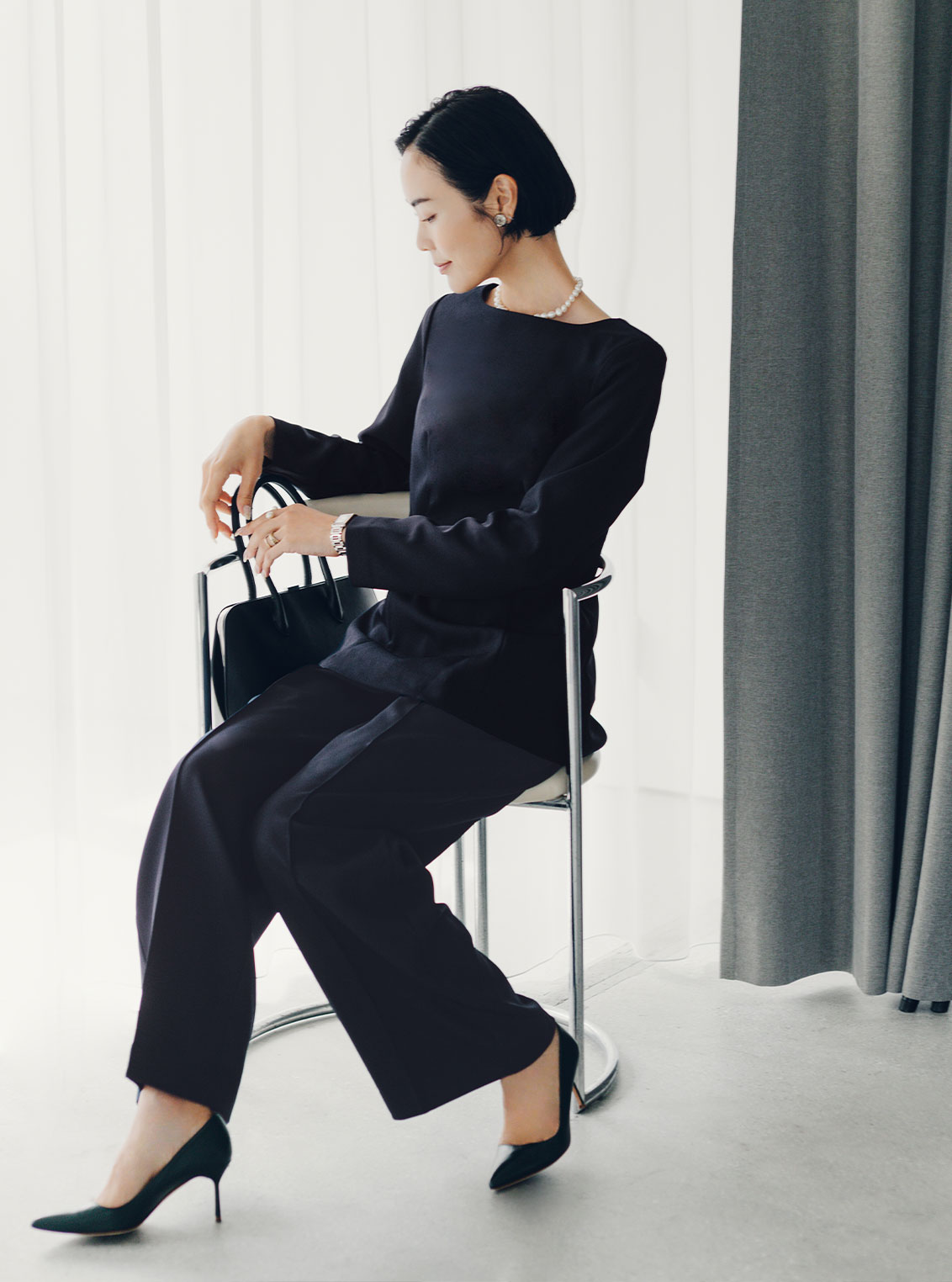 ボートネックペプラムブラウスのスタイリング2