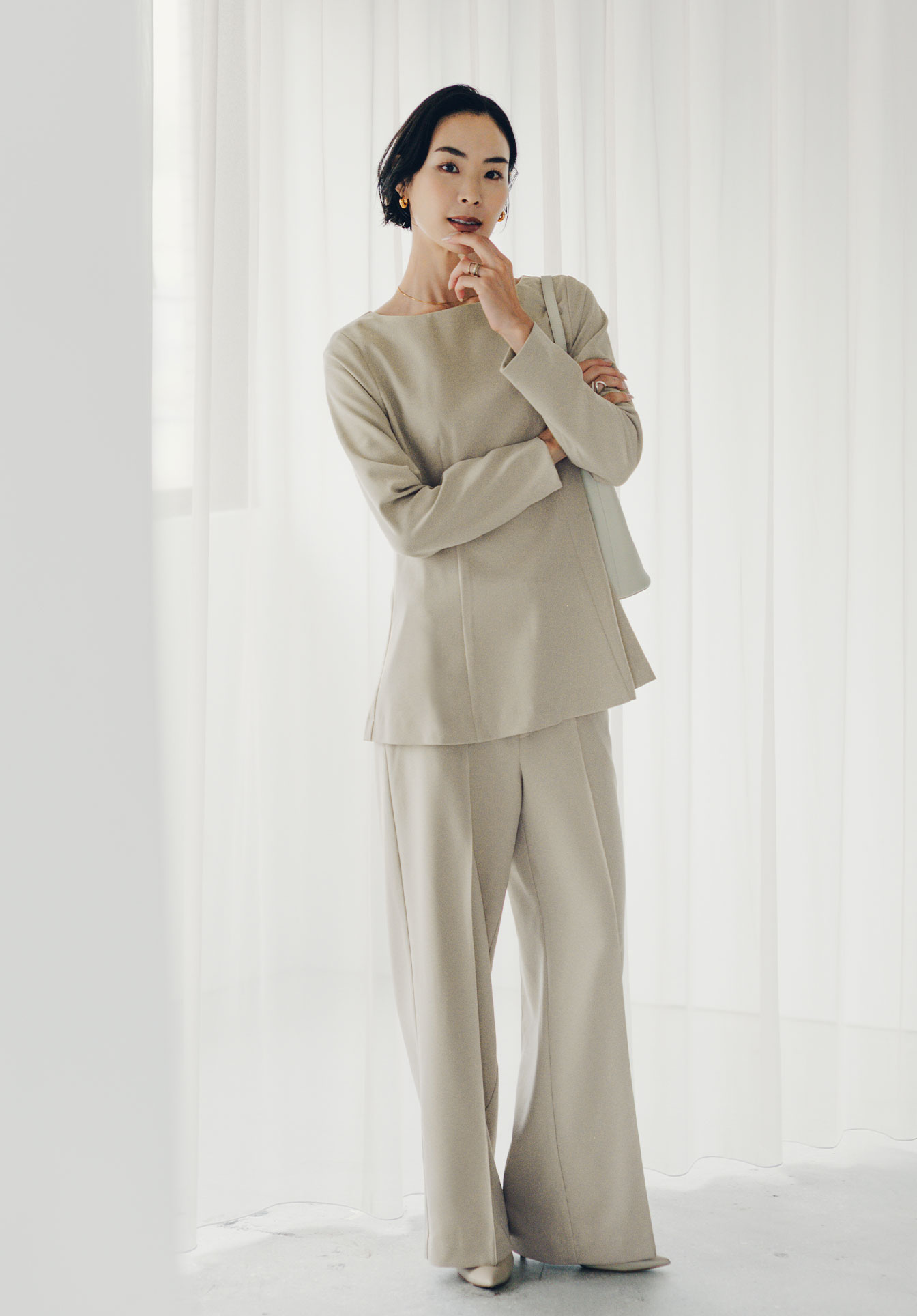 ボートネックペプラムブラウスのスタイリング5