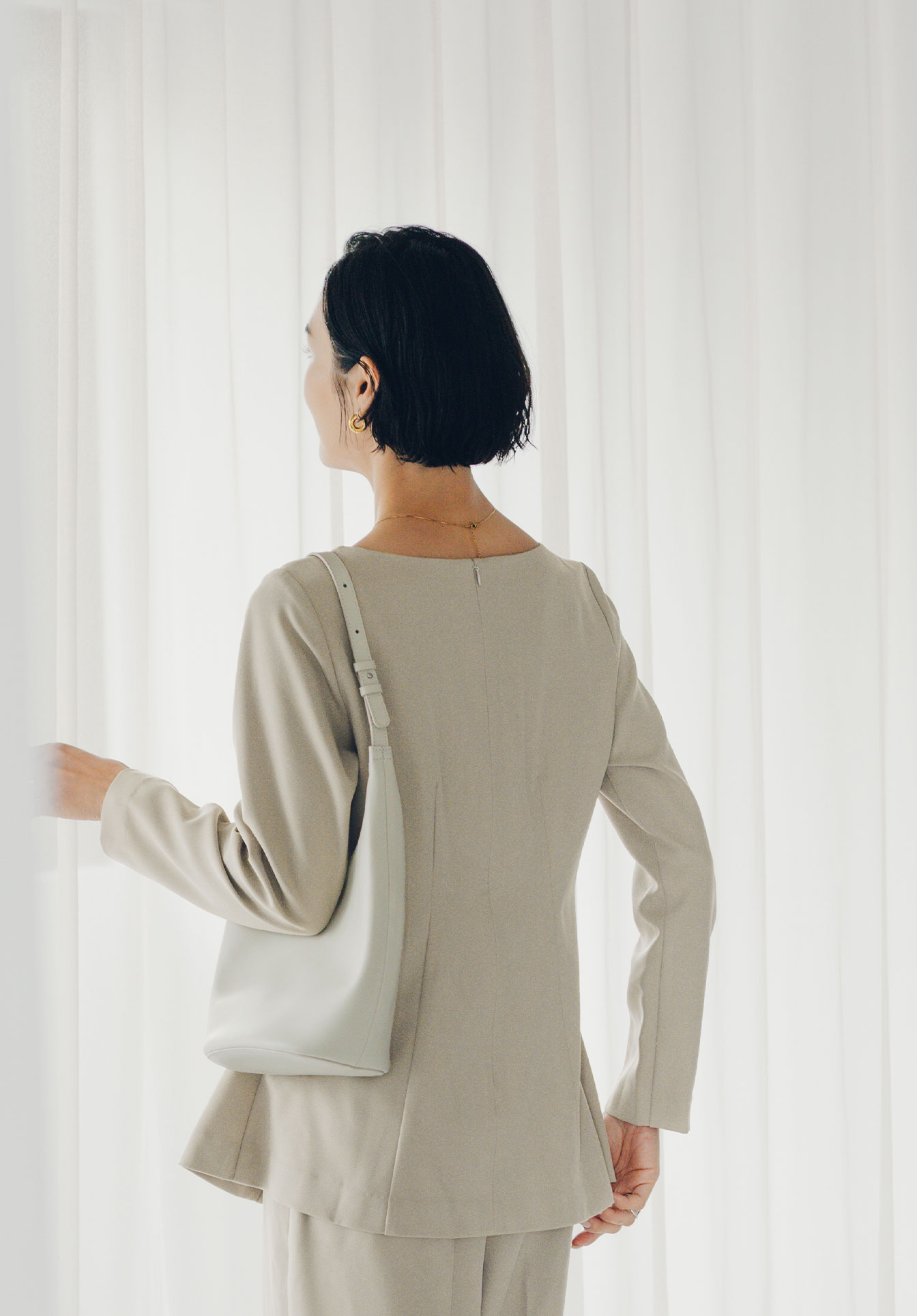 ボートネックペプラムブラウスのスタイリング6