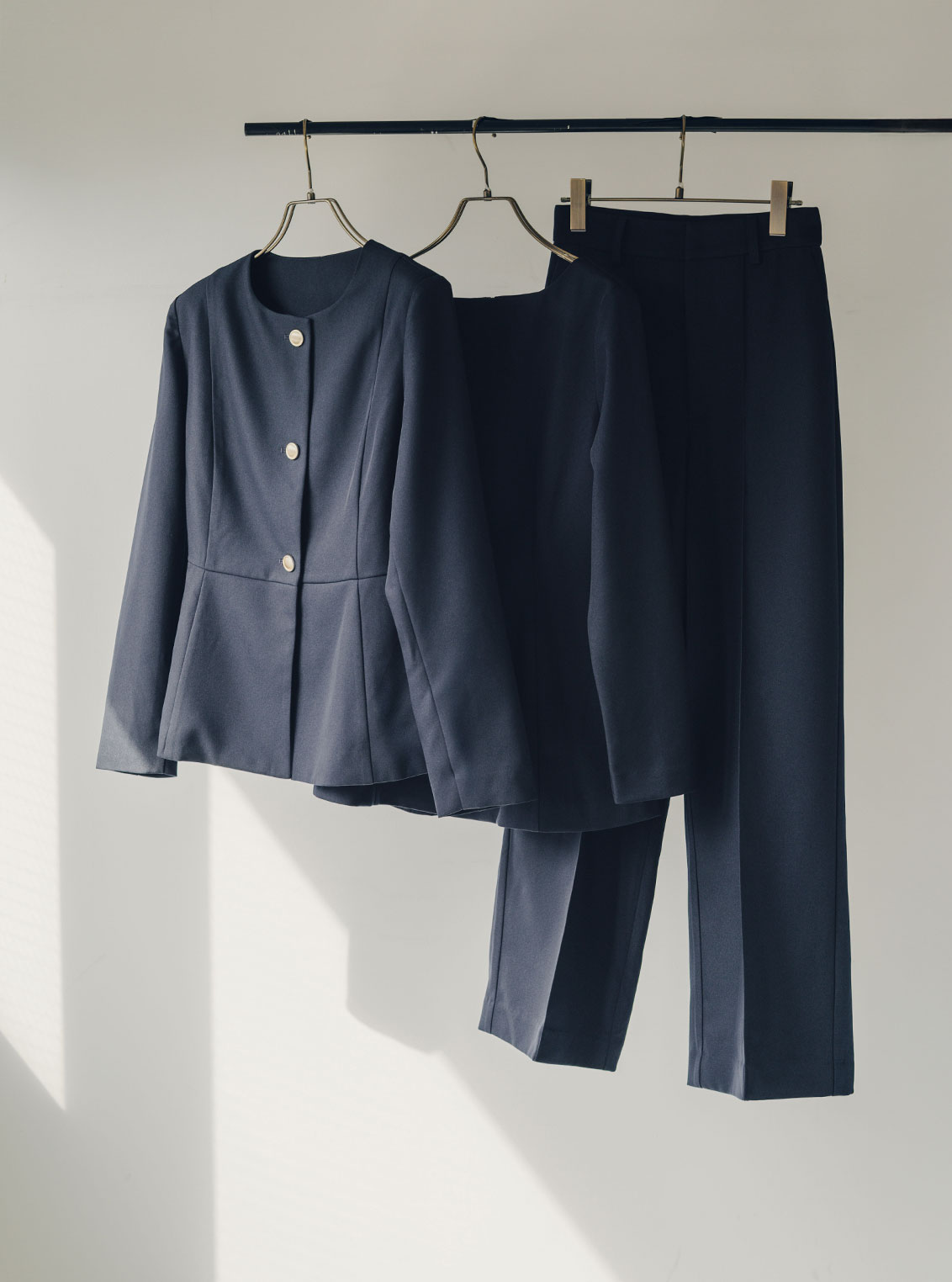 ボートネックペプラムブラウスのスタイリング3