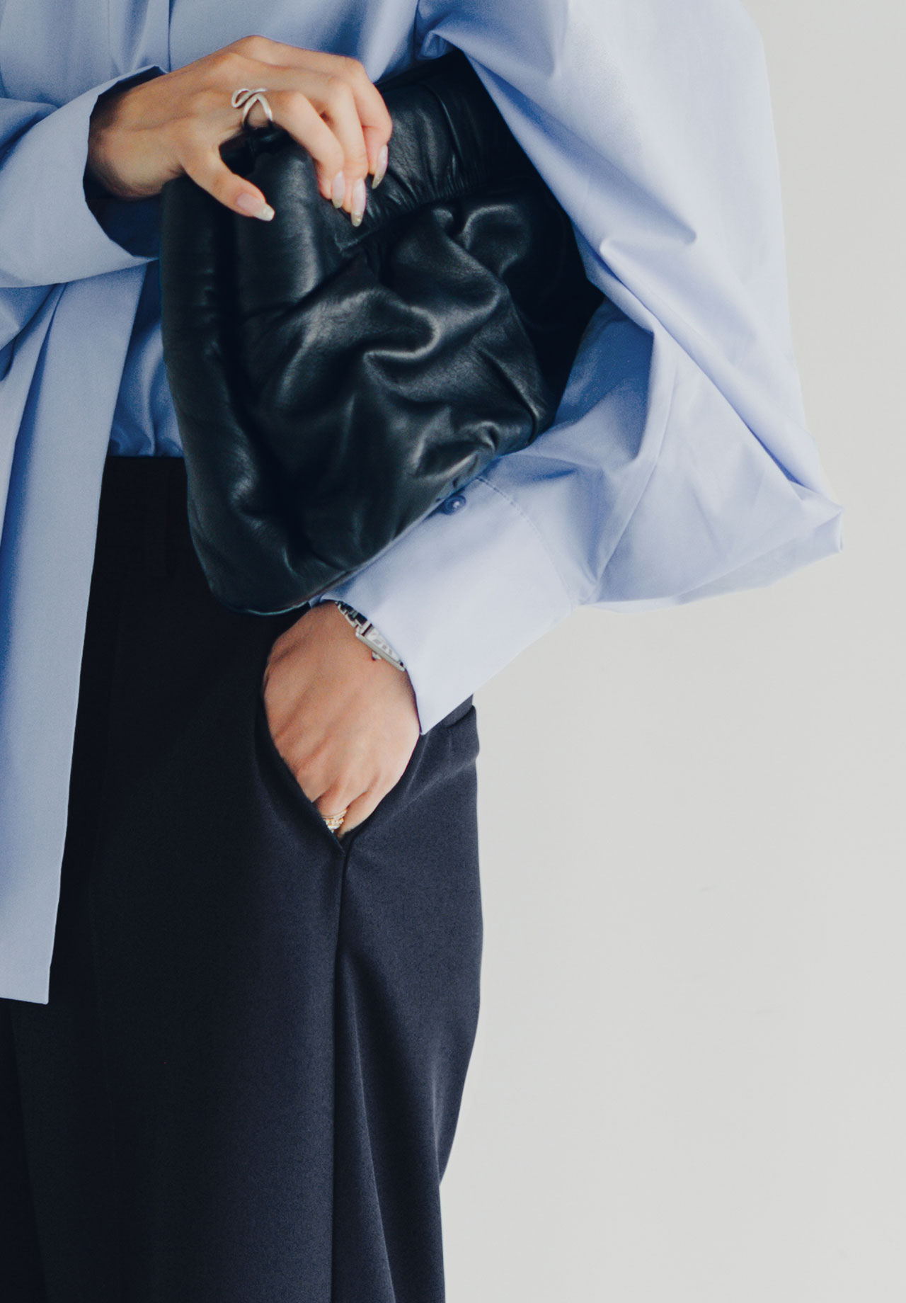 ピンタックセンタープレスワイドパンツのスタイリング10