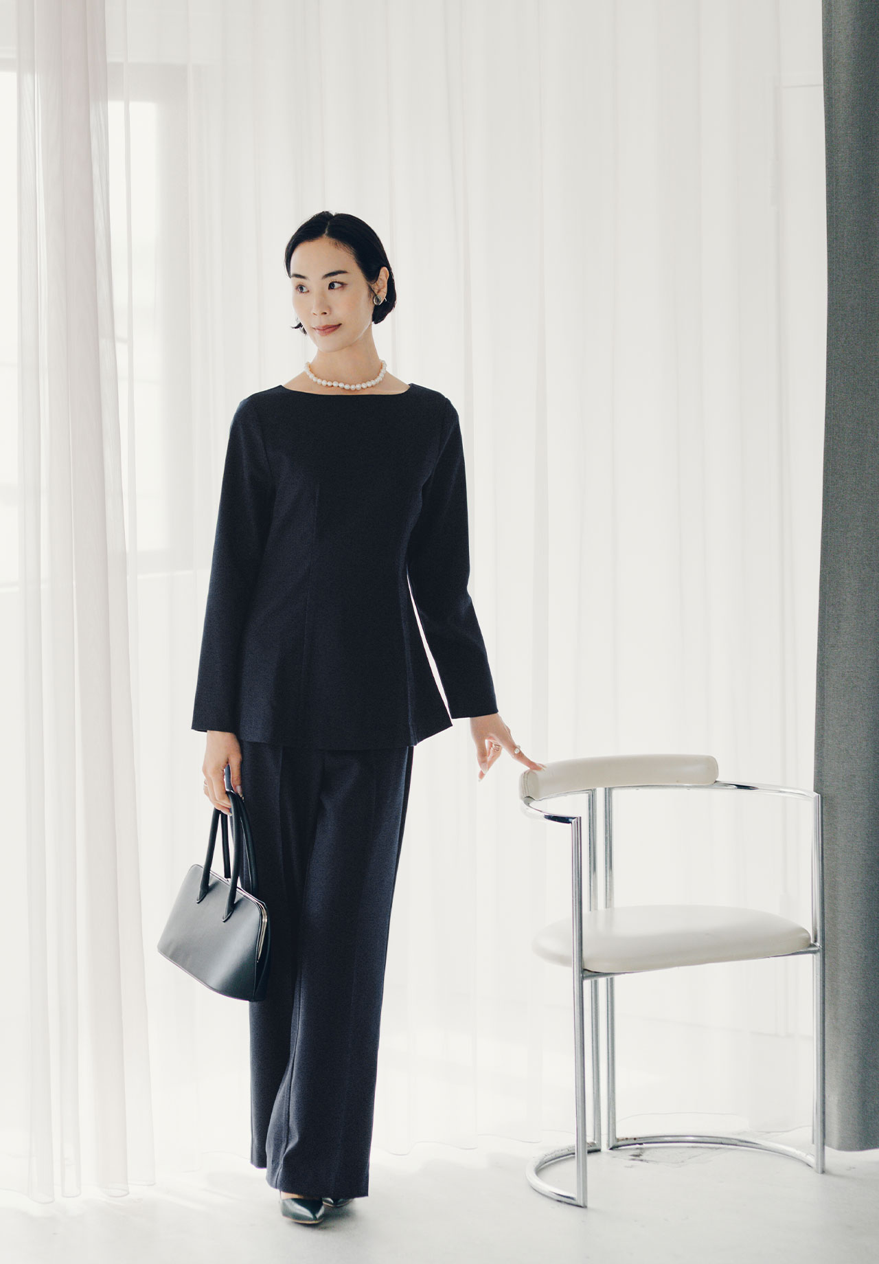 ピンタックセンタープレスワイドパンツのスタイリング9