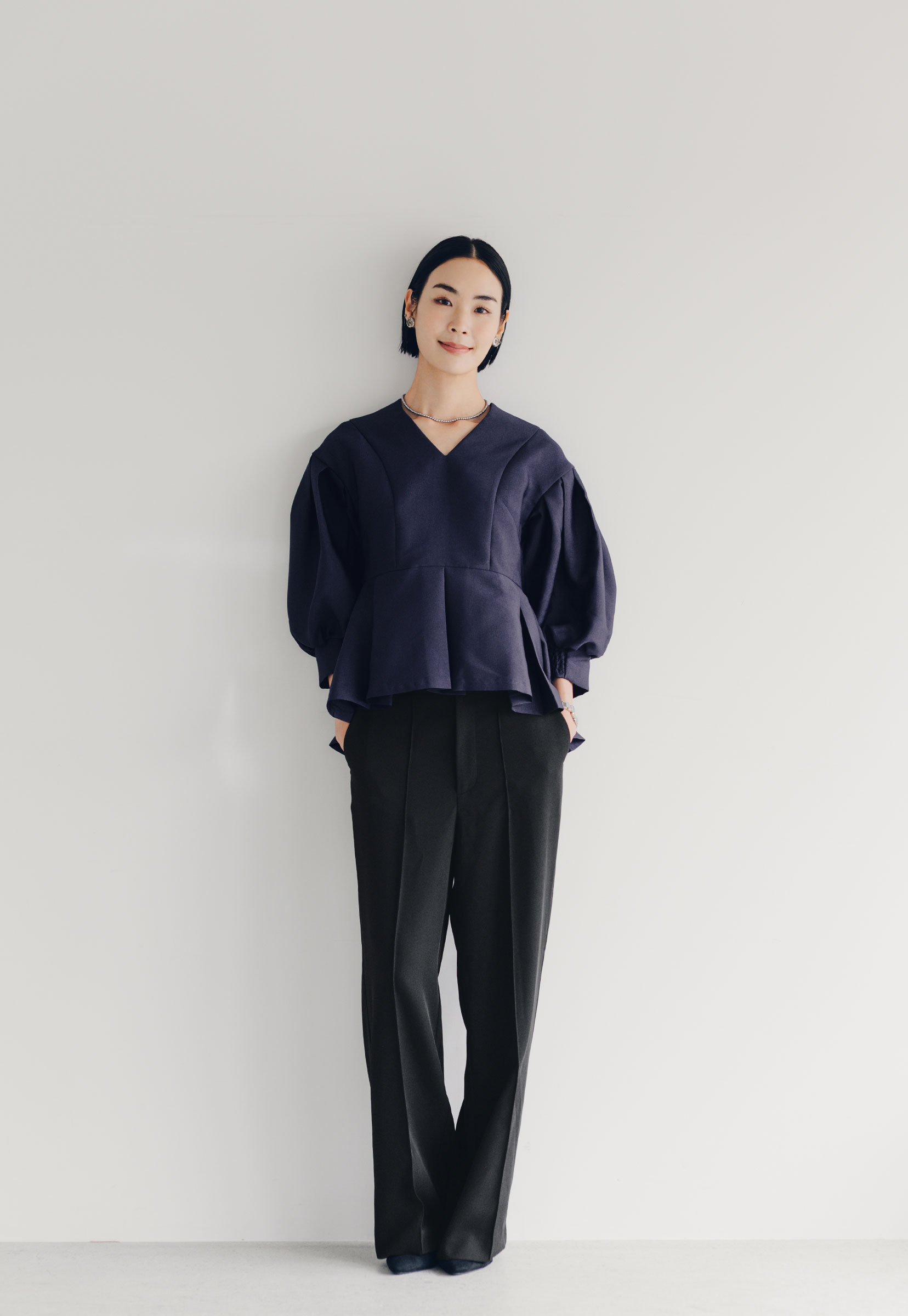 ボリュームスリーブプルオーバーのスタイリング8