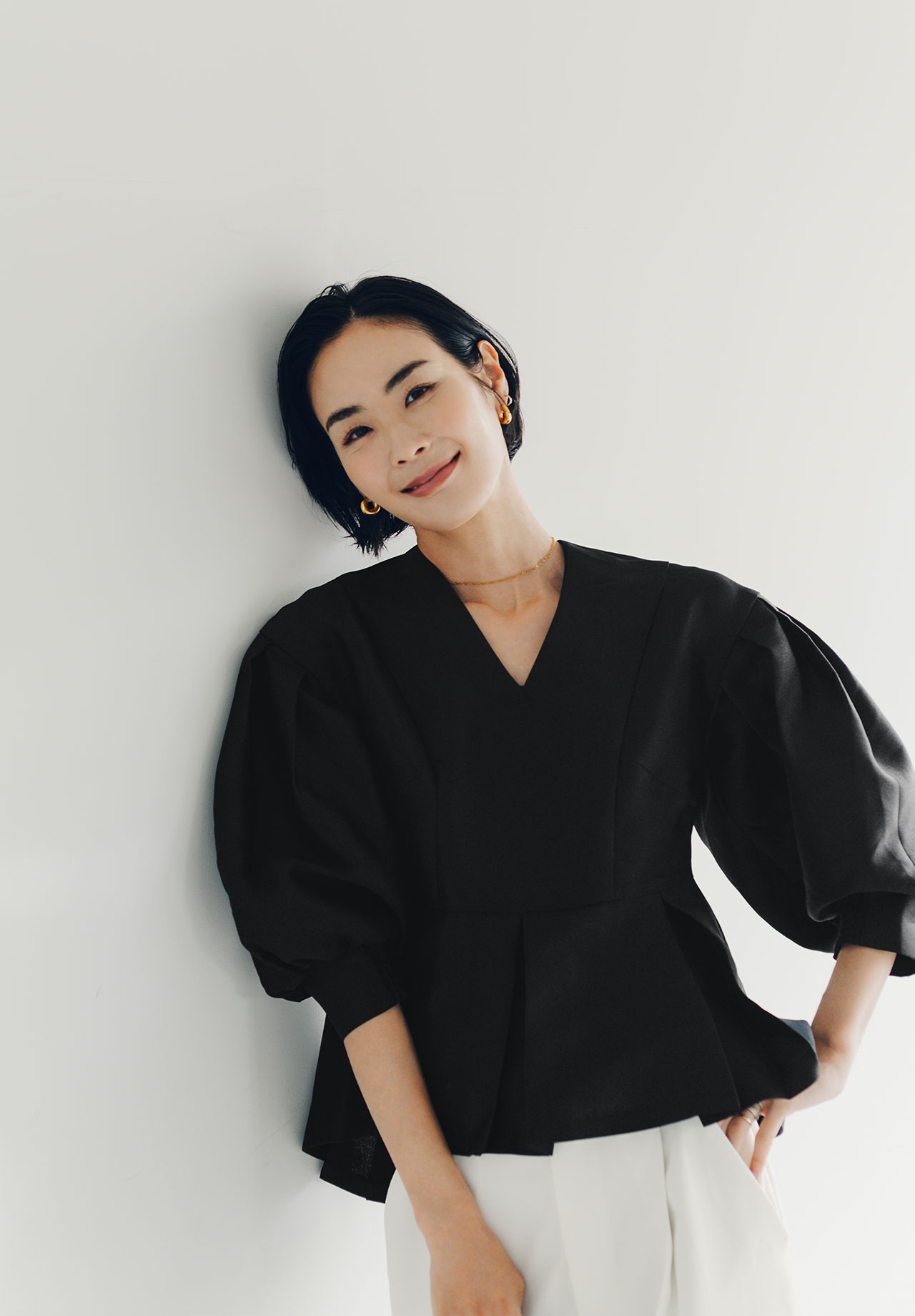 ボリュームスリーブプルオーバーのスタイリング4