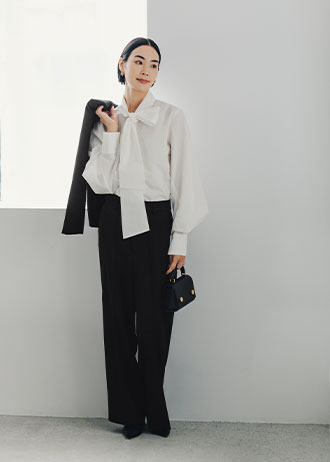 袖タックボウタイブラウスのスタイリング1